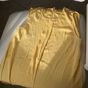 A yellow top medium size